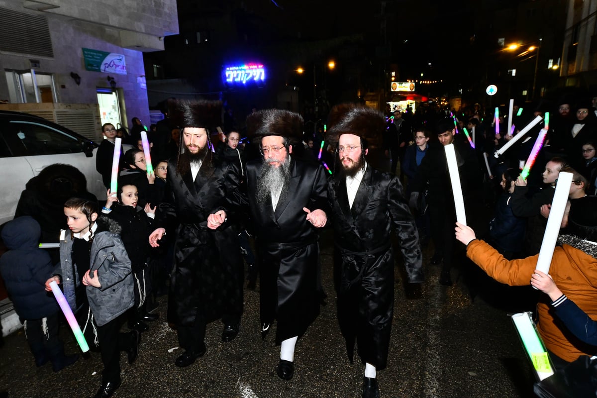 שנה לפטירת גאב"ד 'שבט הלוי': הוכנס ספר תורה