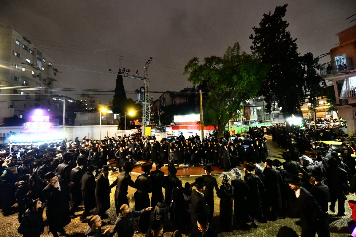 שנה לפטירת גאב"ד 'שבט הלוי': הוכנס ספר תורה