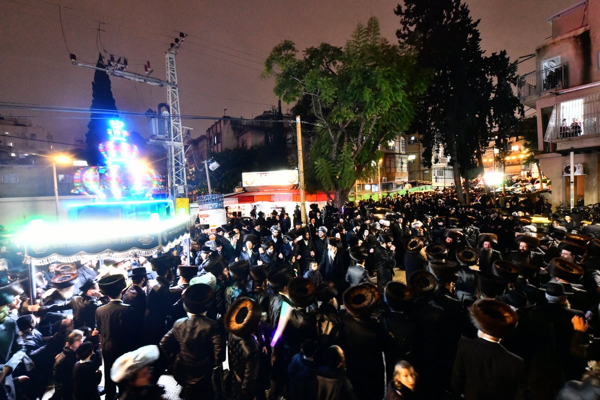 שנה לפטירת גאב"ד 'שבט הלוי': הוכנס ספר תורה