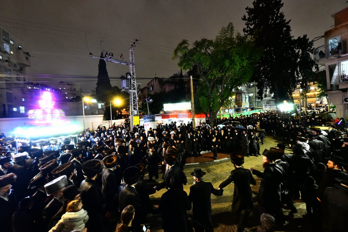 שנה לפטירת גאב"ד 'שבט הלוי': הוכנס ספר תורה