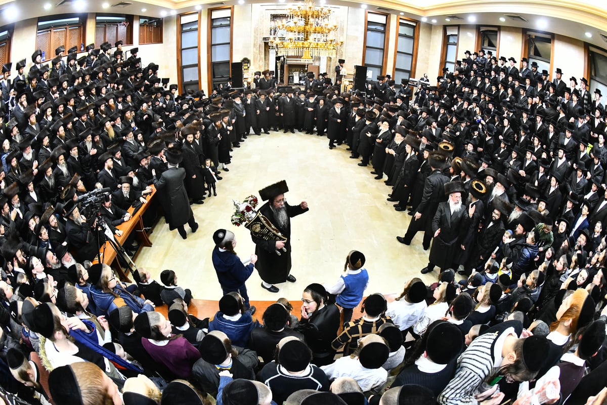 שנה לפטירת גאב"ד 'שבט הלוי': הוכנס ספר תורה