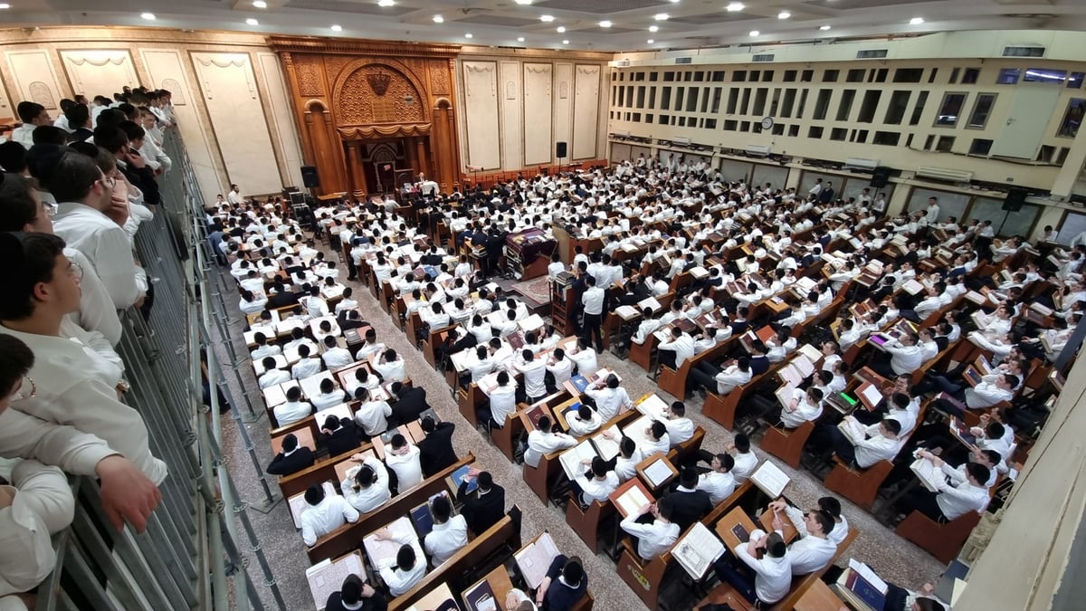 הגר"ג אדלשטיין בשיחה בפוניבז', הערב