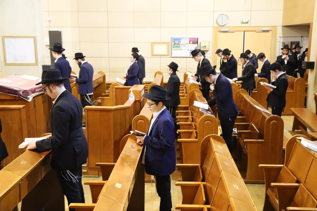 תלמידי ישיבת דנייפר התקבלו בשירה וריקודים