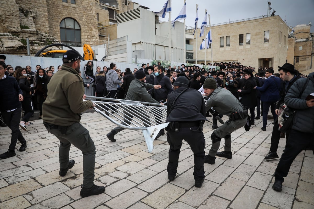 כעשרת אלפים נשים הגיעו לכותל המערבי