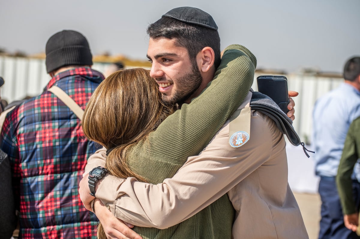 עשרות חרדים ציינו סיום מסלול בחיל האוויר