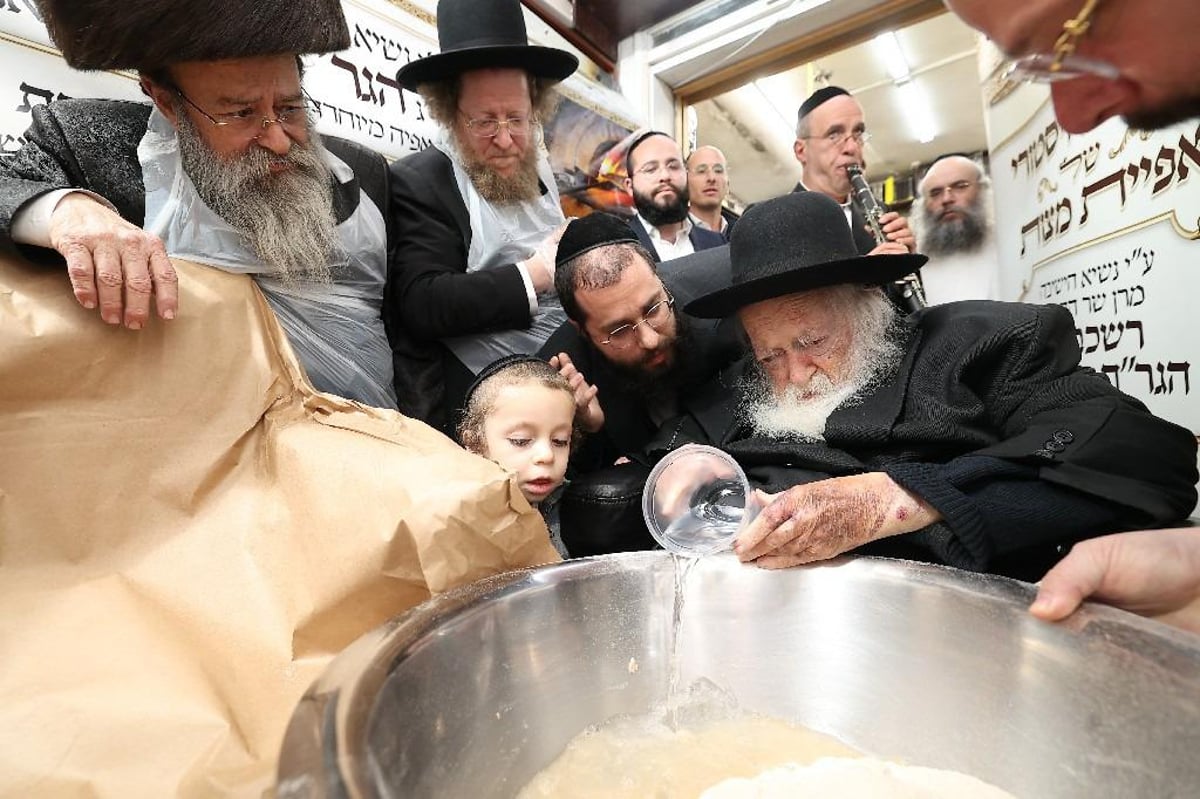 מרן שר התורה הגר"ח קנייבסקי אפה מצות מצווה