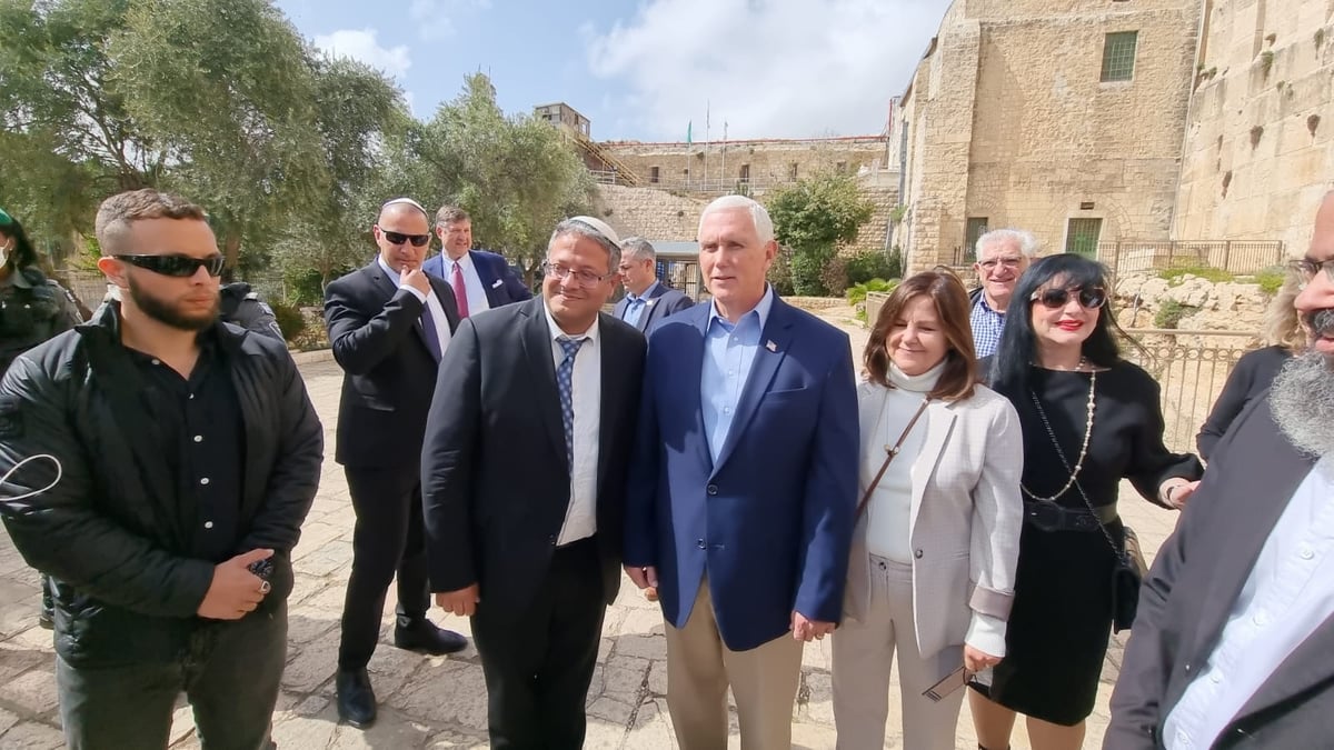 סגן נשיא ארה"ב לשעבר ביקר בחברון; "תהיה חזק"