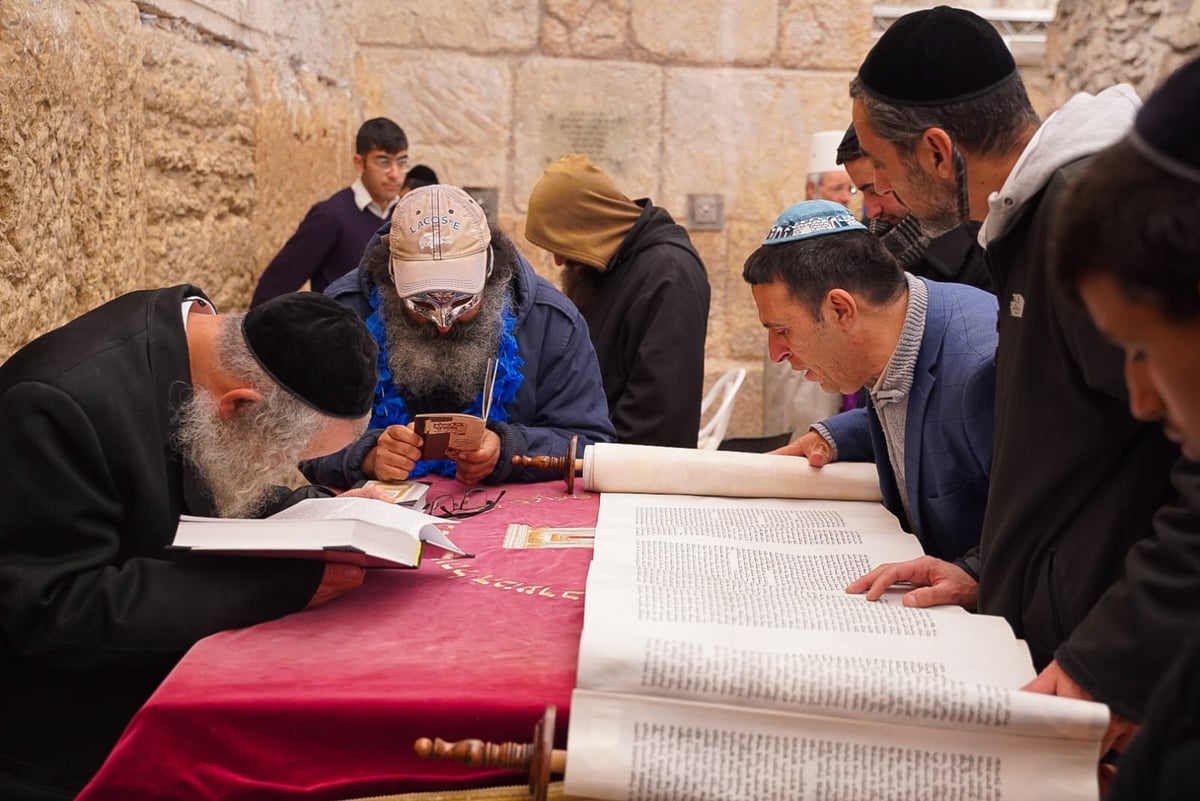 פורים בירושלים: התחפושות בכותל המערבי