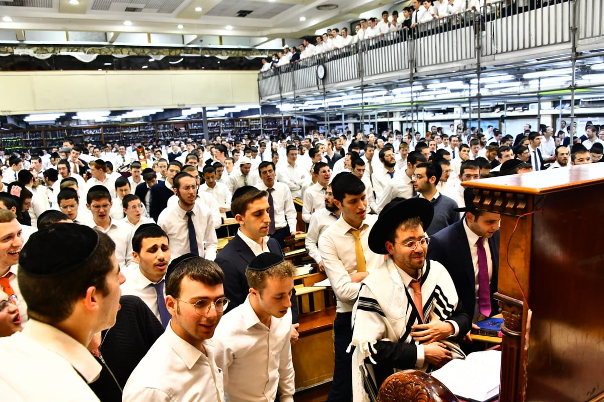 בהוראת רה"י: הבחורים נשארו ללמוד • צפו