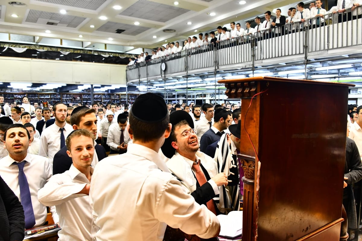 בהוראת רה"י: הבחורים נשארו ללמוד • צפו