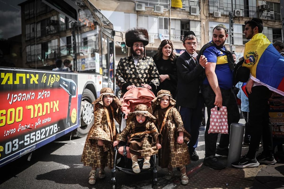 פספסתם פורים בבני ברק? כך זה היה נראה