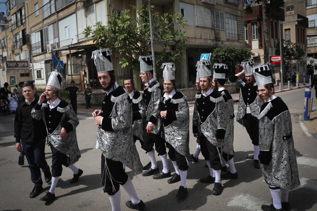 פספסתם פורים בבני ברק? כך זה היה נראה