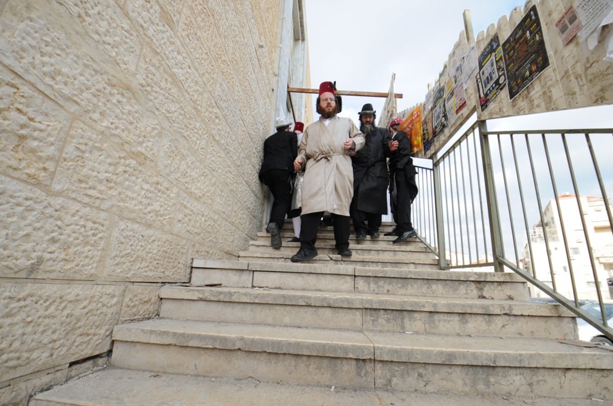 קריאת מגילה ומשתה היין: מראות חג הפורים בביתר עילית