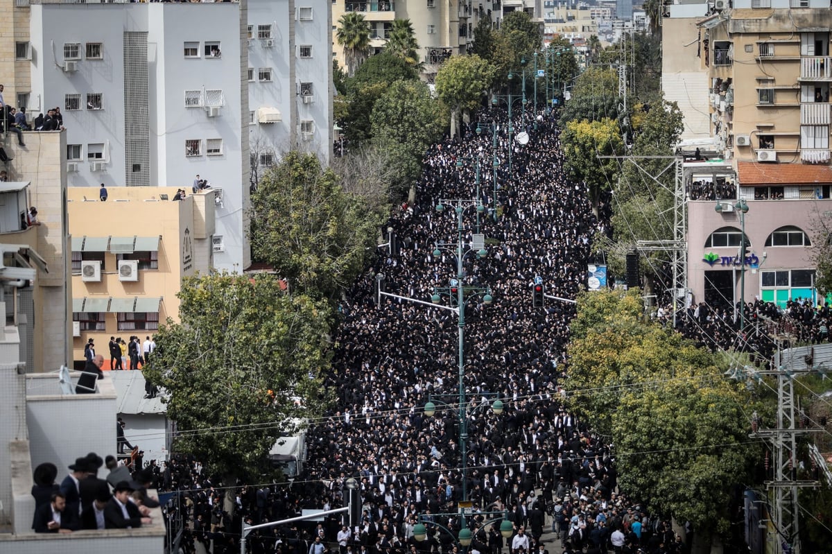 פרידה ממנהיג, אתמול בבני ברק