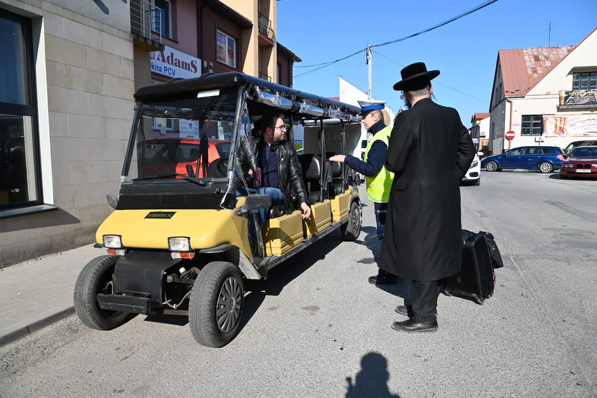 המונים בציון רבי אלימלך מליז'ענסק • תיעוד