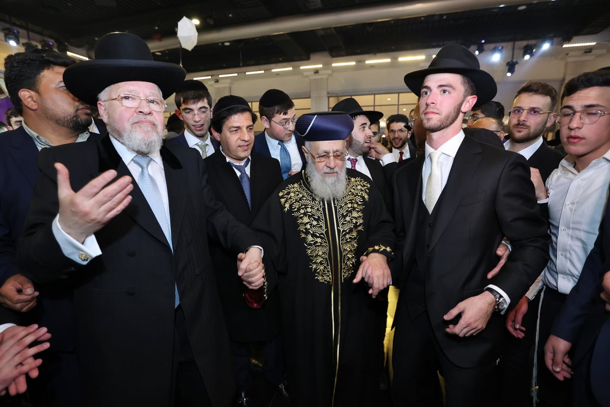 הגר"ד ביטון חיתן את בתו • צפו בתיעוד