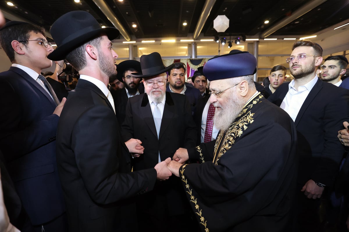 הגר"ד ביטון חיתן את בתו • צפו בתיעוד