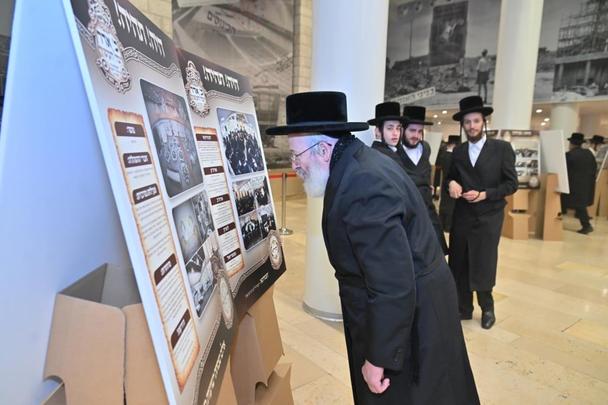 כך ציינו בויז'ניץ עשור להסתלקותו של הרבי זצוק"ל