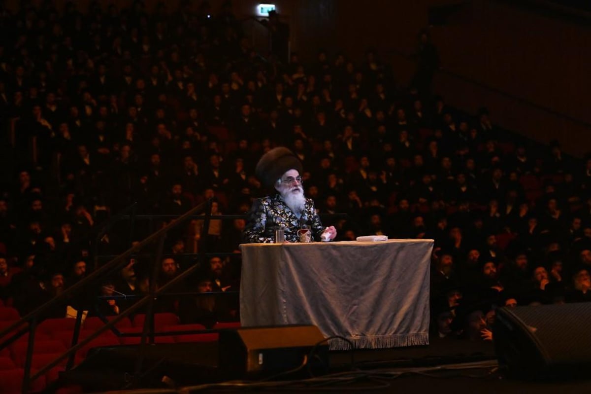 כך ציינו בויז'ניץ עשור להסתלקותו של הרבי זצוק"ל