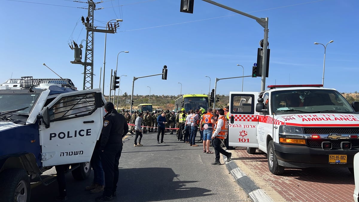 פיגוע באוטובוס: מחבל דקר יהודי עם  מברג ונוטרל ע"י נוסע