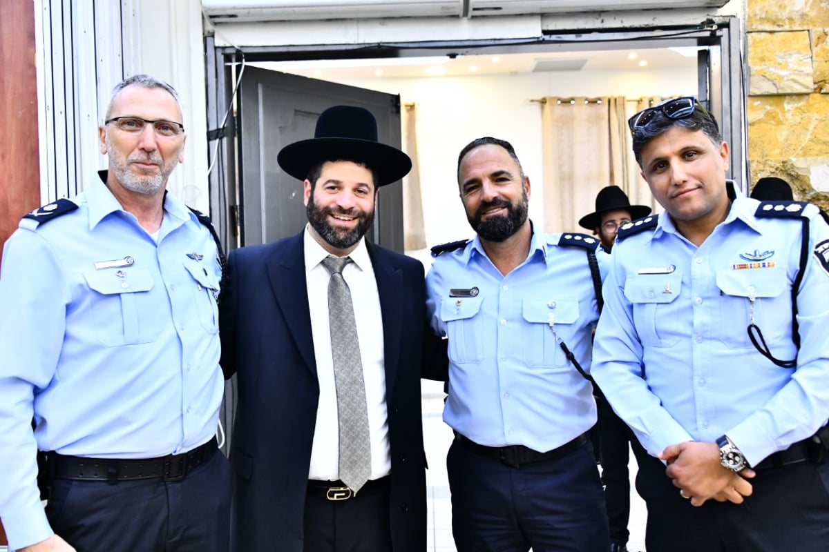 סגן ראש עיריית בני ברק חיתן, החברים חגגו • צפו