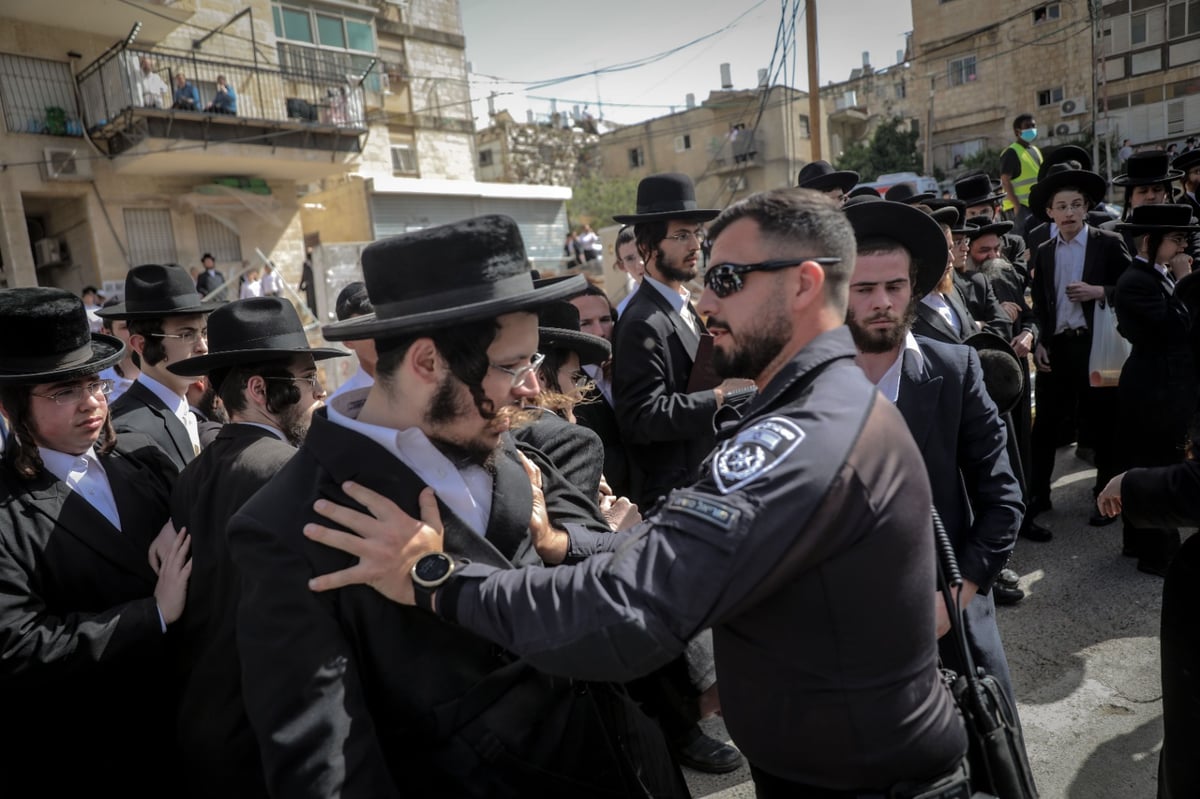 כמאה מפגינים מהעדה החרדית בצומת בר אילן