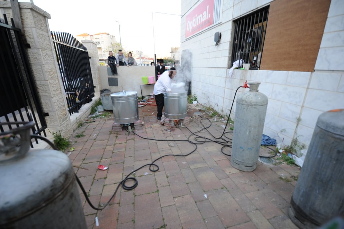 תיעוד: ההכנות לחג הפסח בעיר ביתר עילית