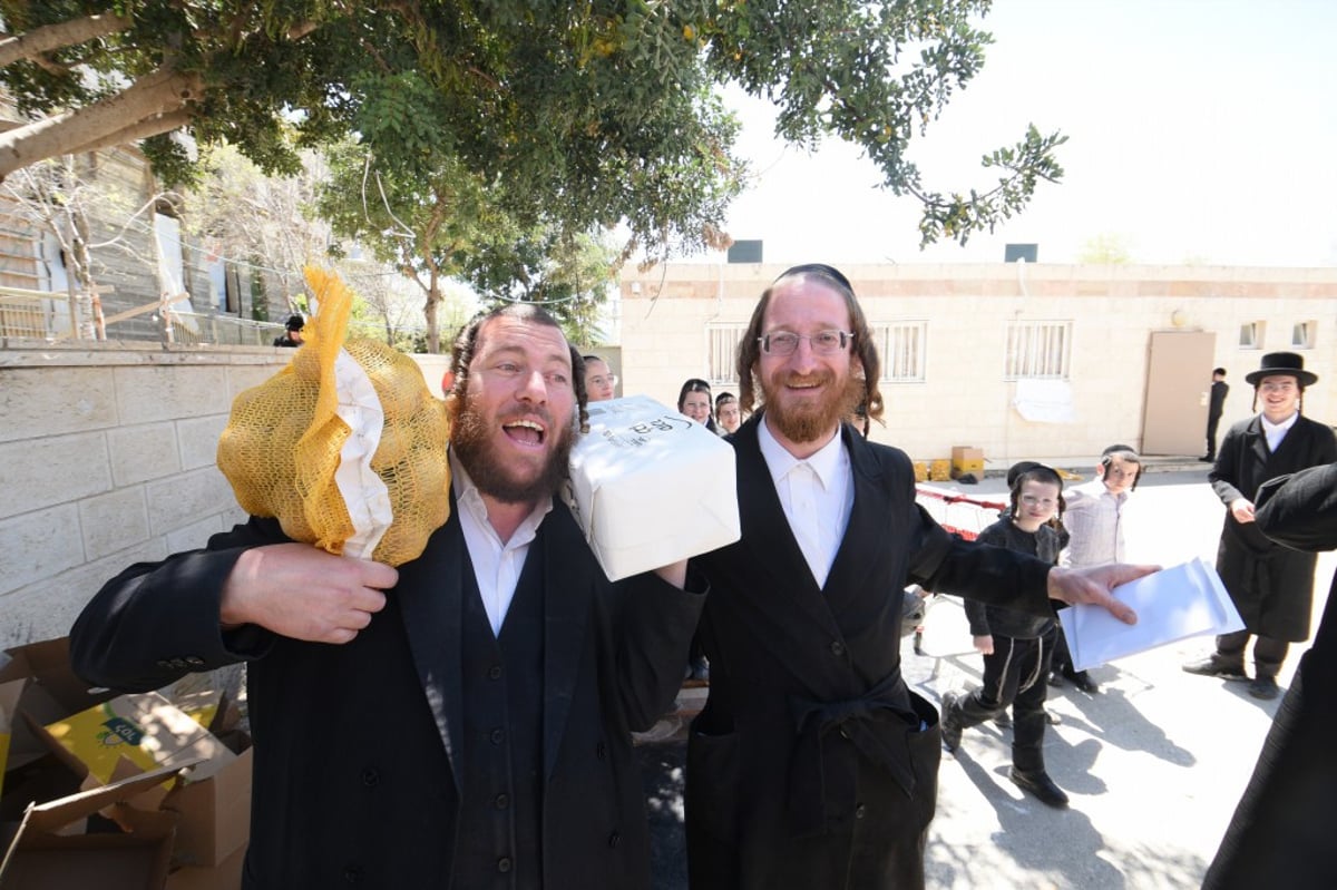 תיעוד: ההכנות לחג הפסח בעיר ביתר עילית