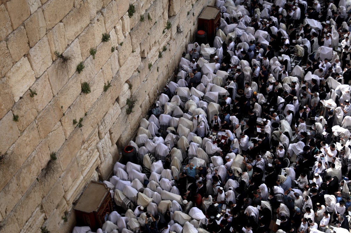 תיעוד: מעמד 'ברכת כהנים' בכותל המערבי