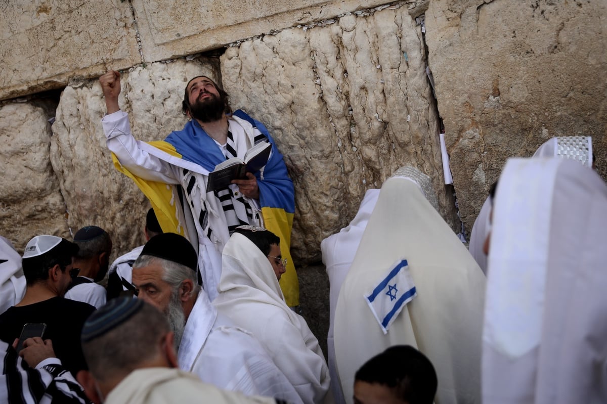 תיעוד: מעמד 'ברכת כהנים' בכותל המערבי