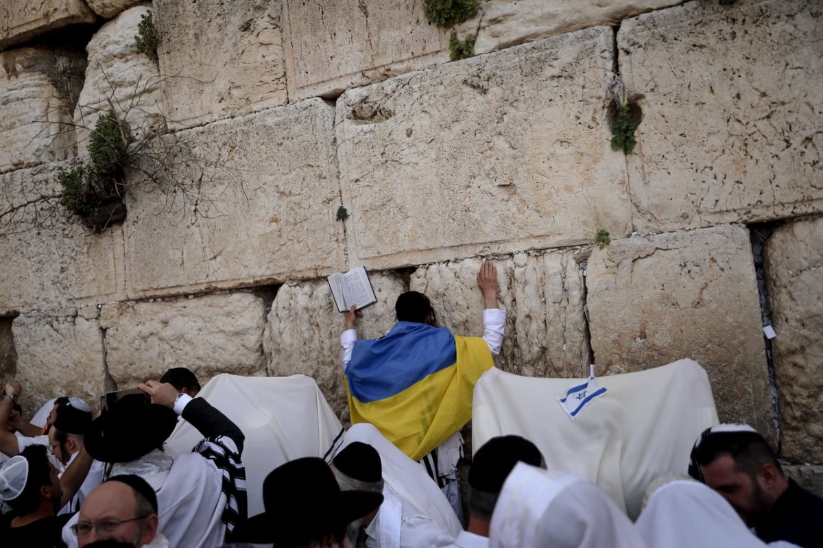 תיעוד: מעמד 'ברכת כהנים' בכותל המערבי