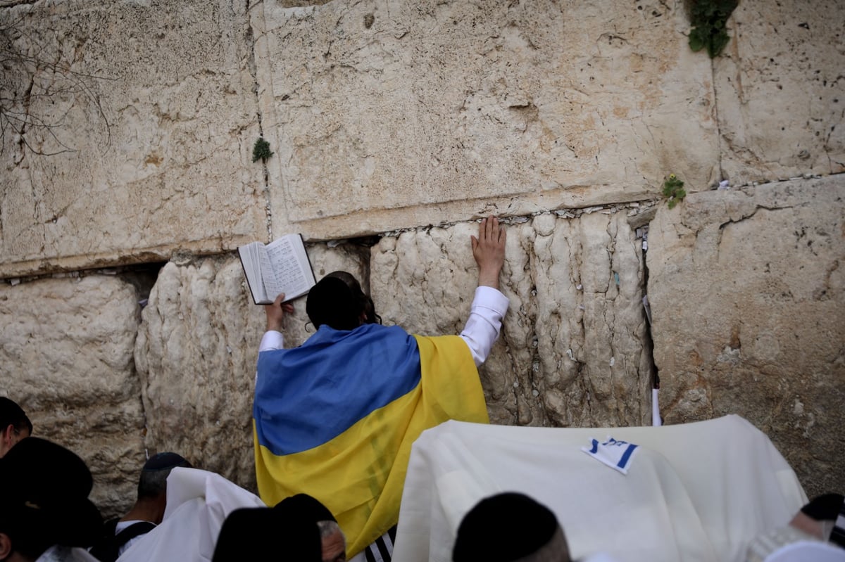 תיעוד: מעמד 'ברכת כהנים' בכותל המערבי