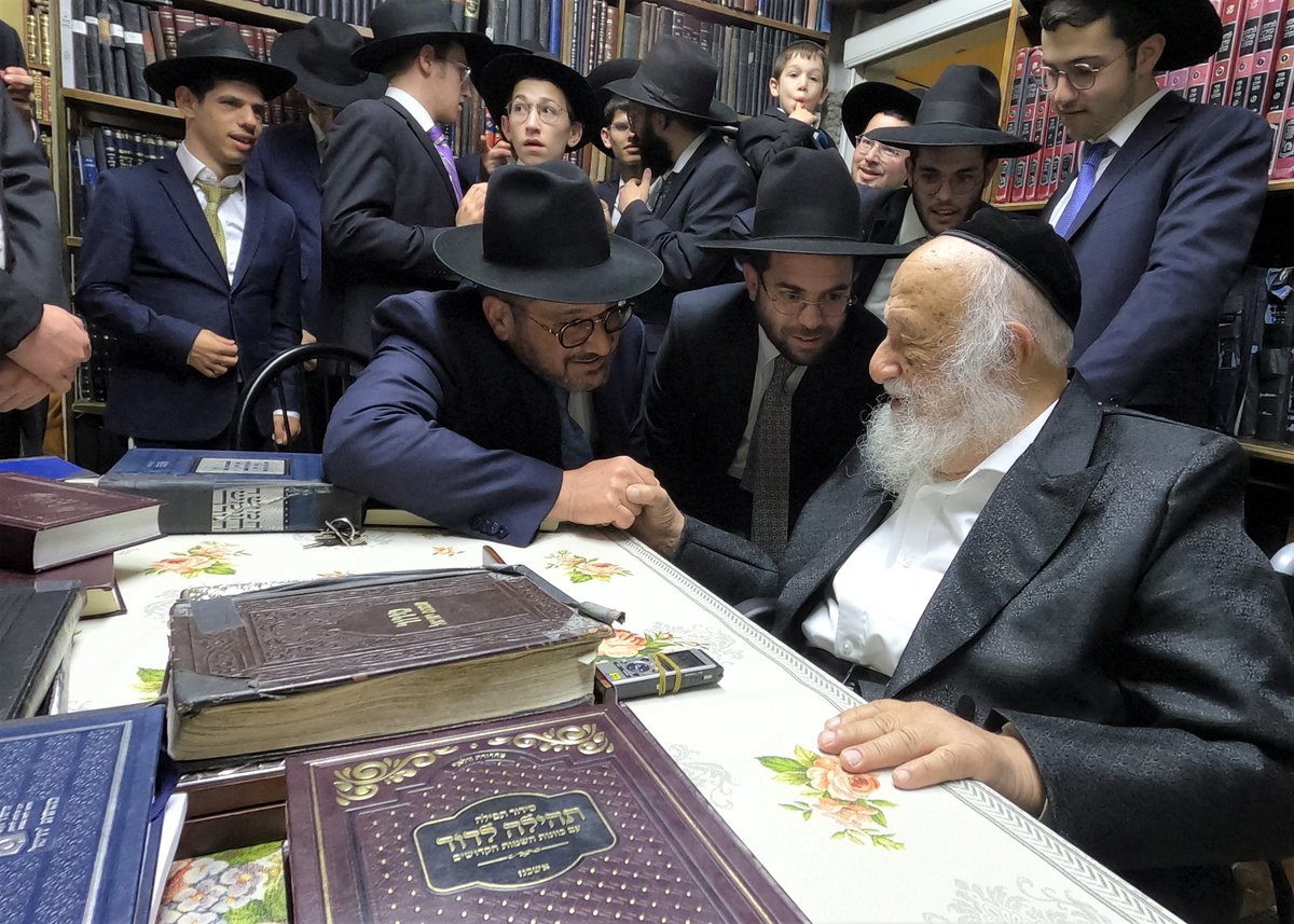 'הקבלת פני רבו' אצל הגרב"ד פוברסקי; צפו