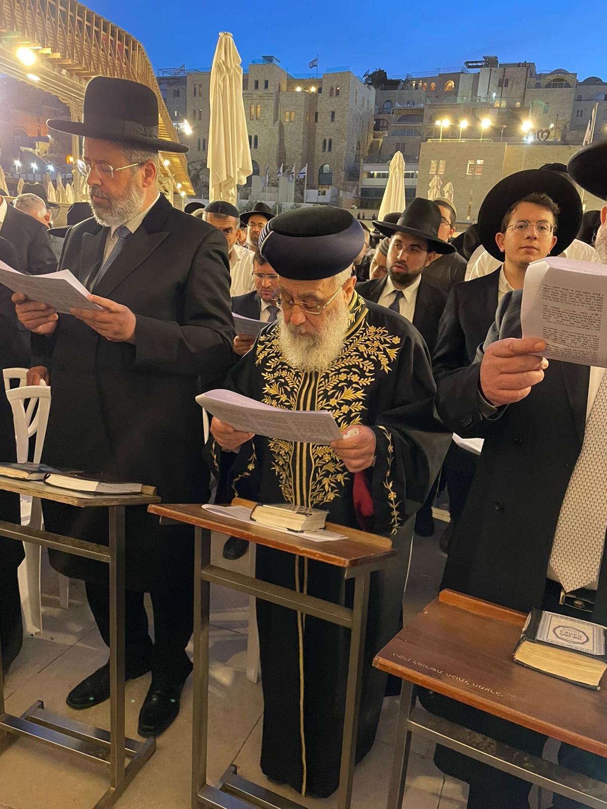 הרב לאו דמע: 'אנו זקוקים לתפילות ולמעשים טובים שלכם'