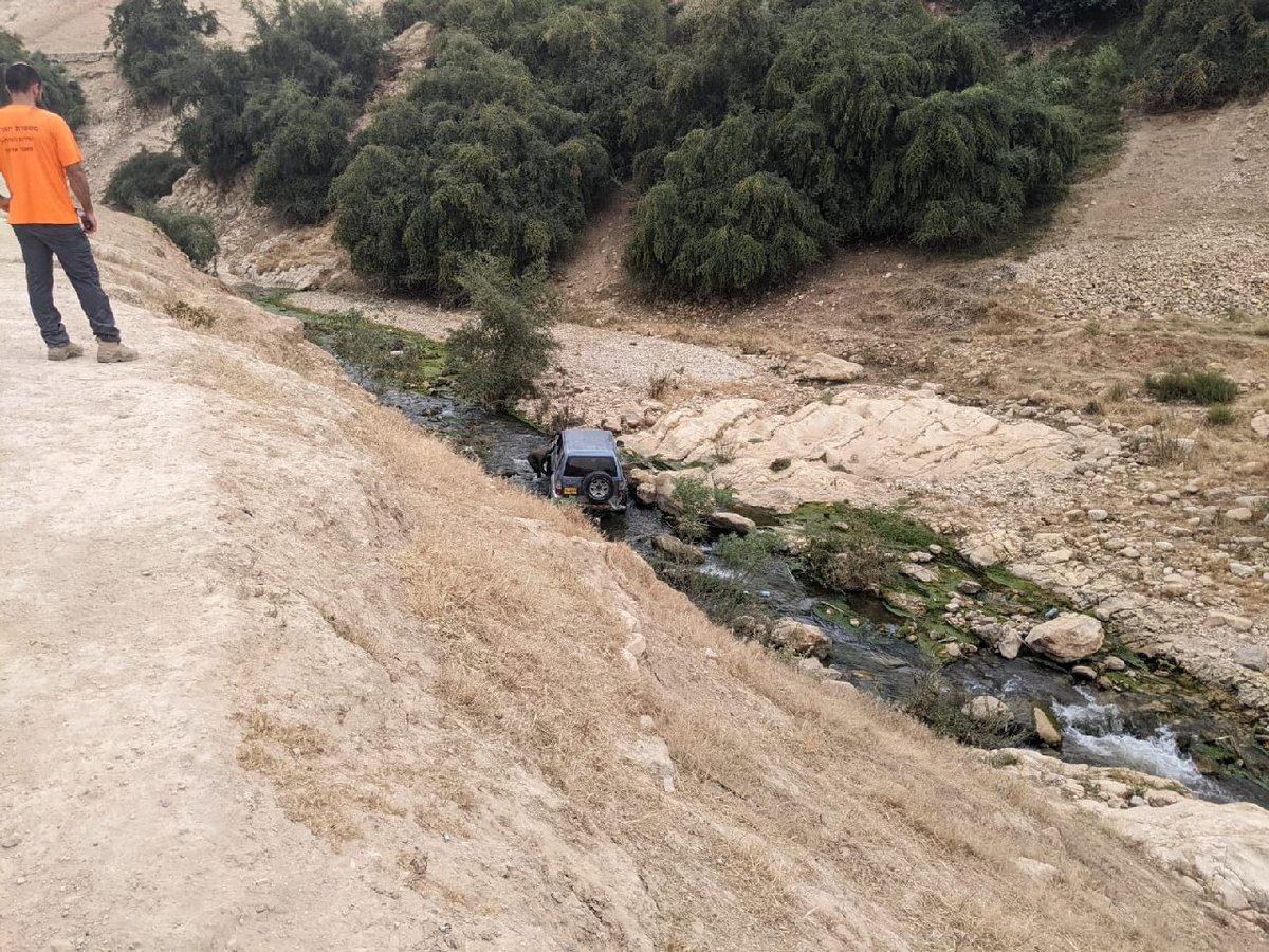 רכב התהפך בוואדי קלט, תלמידי ישיבה נפצעו