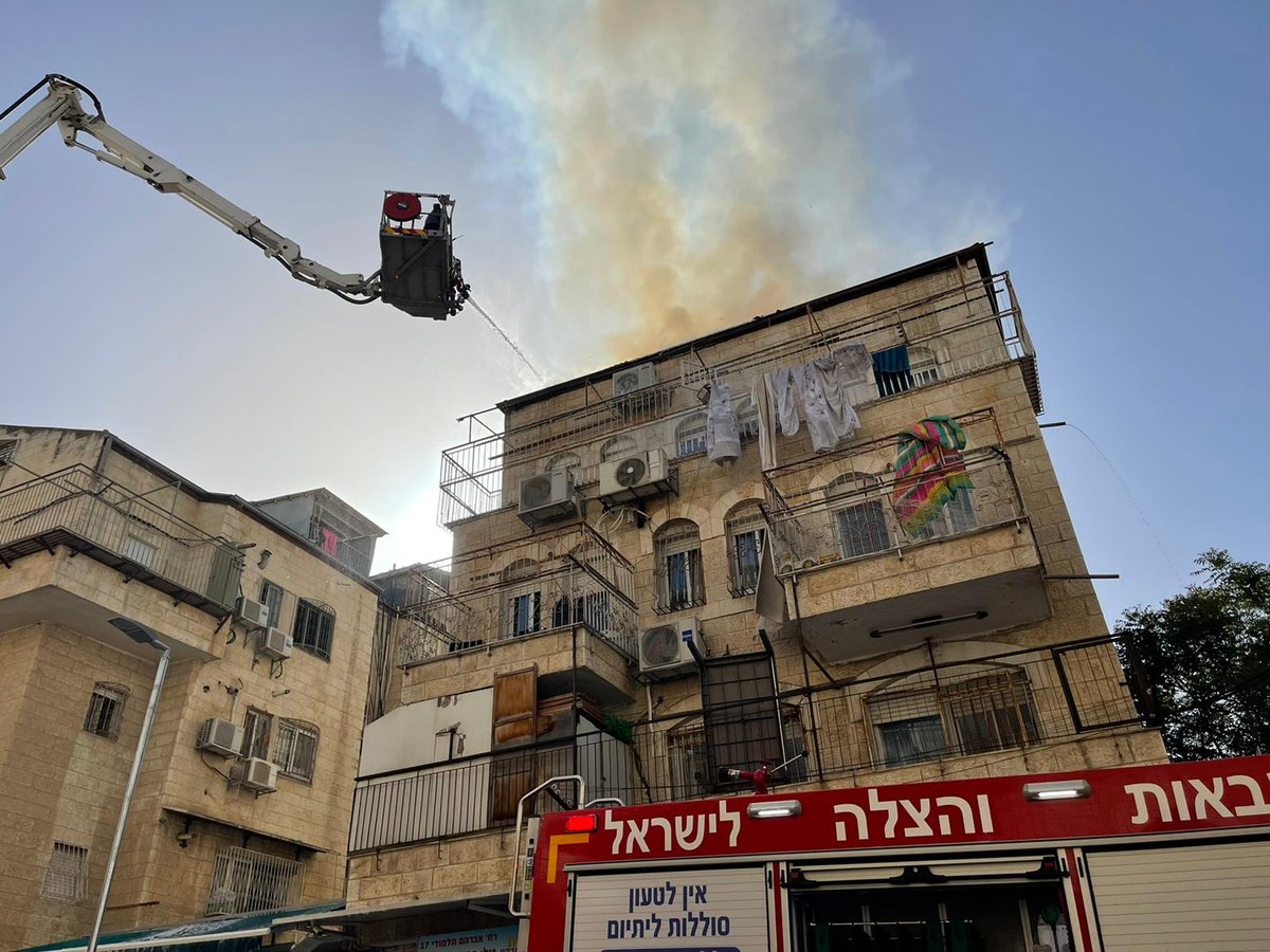 שריפה בירושלים: חשש לילדה לכודה באש