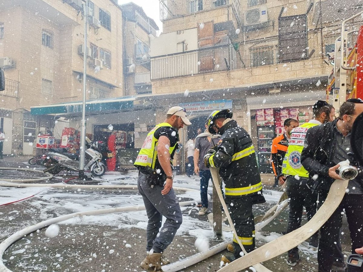 שריפה בירושלים: חשש לילדה לכודה באש