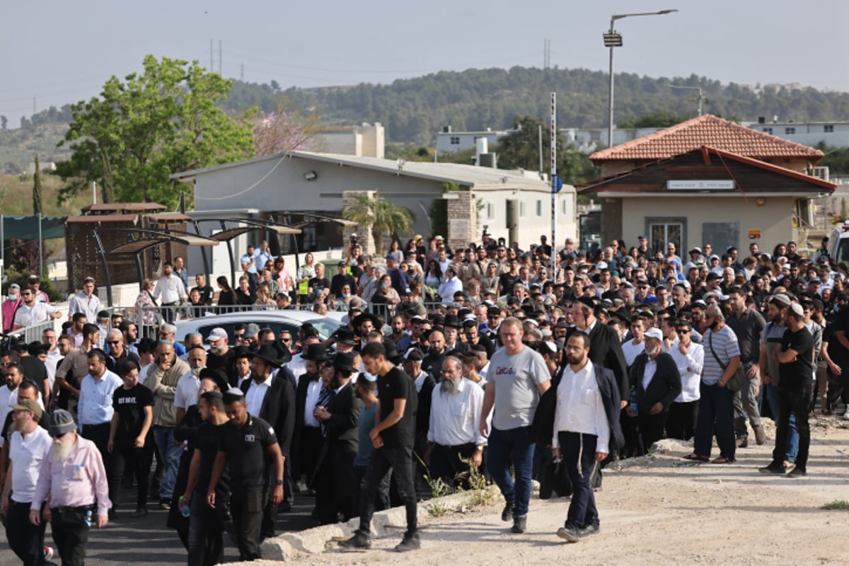 המאבטח שנרצח הובא למנוחות: "אתה גיבור"