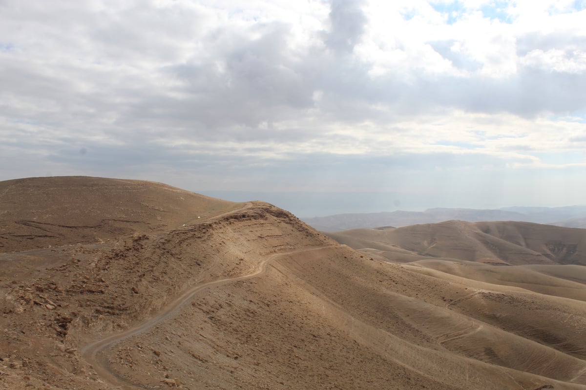 בדרך להר מונטאר &ndash; 'צוק עזאזל'