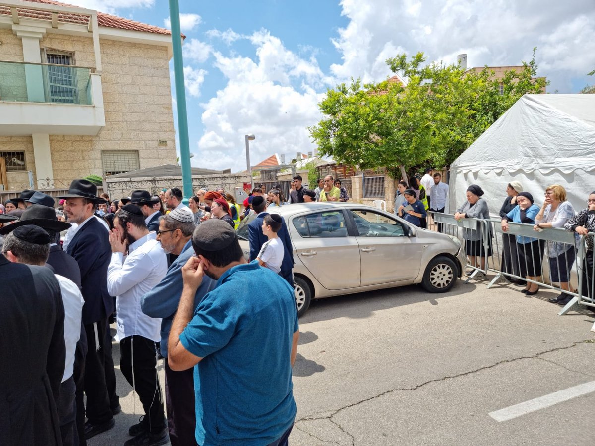 הלוויות הנרצחים יצאו ממקום הטבח באלעד