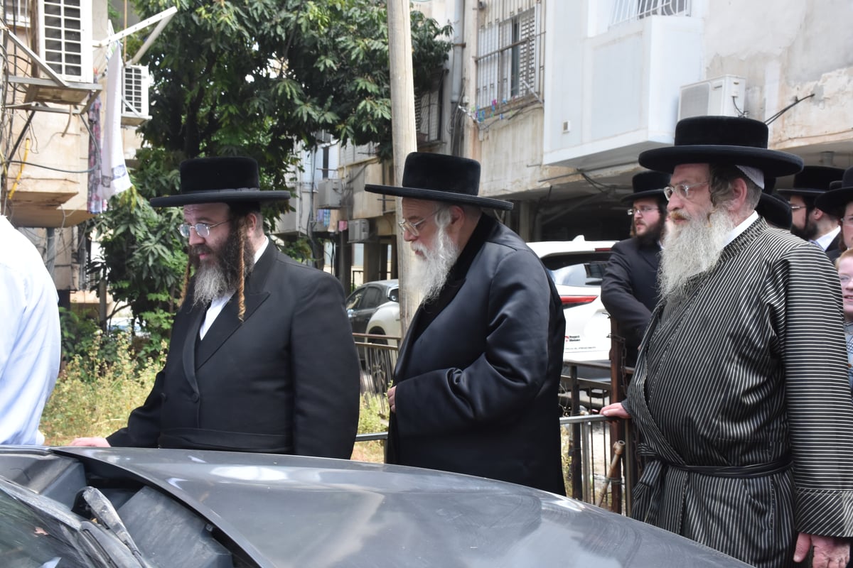 צפו: הלוויית הנגיד ואיש החסד ר' שלום פישר ע"ה