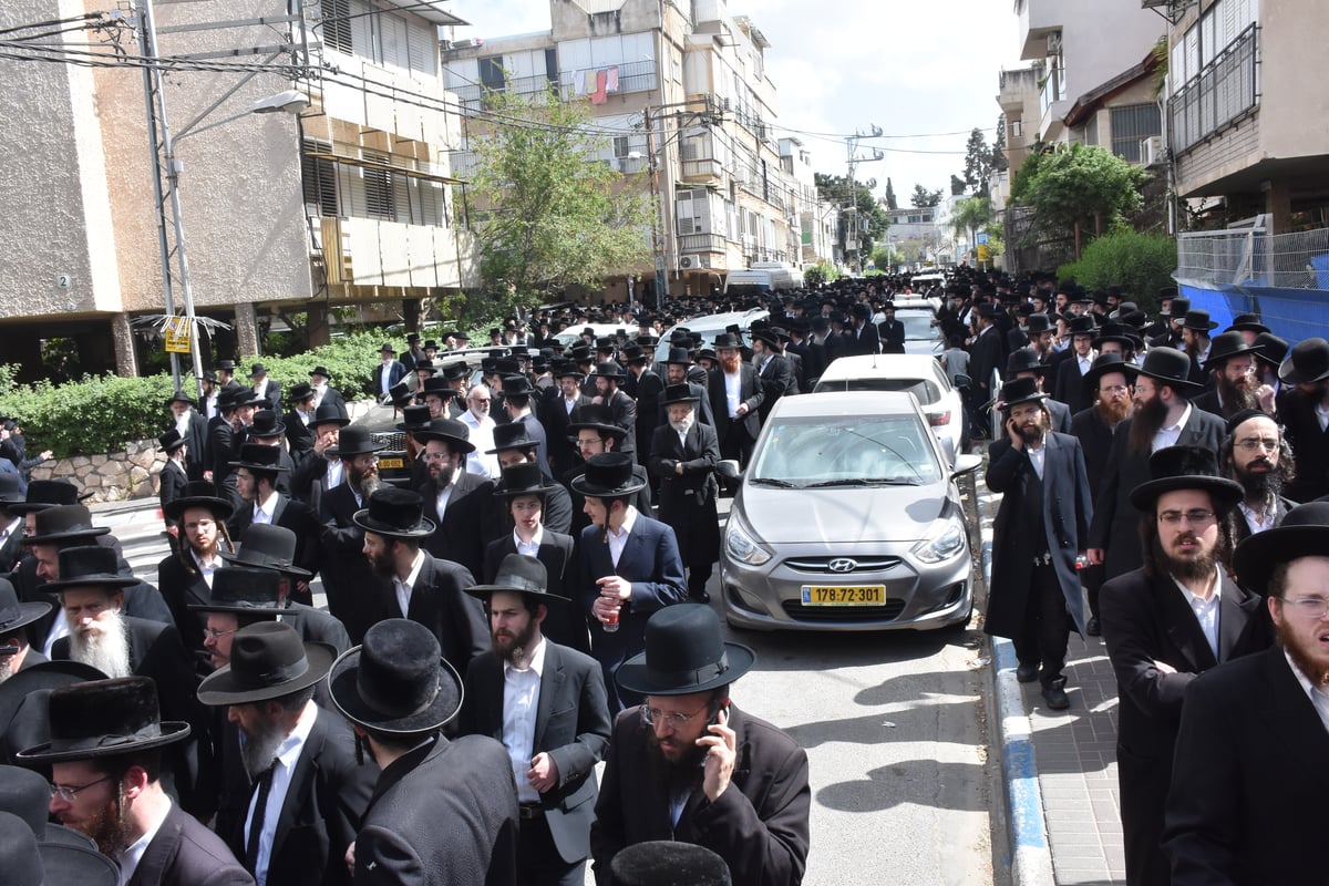 צפו: הלוויית הנגיד ואיש החסד ר' שלום פישר ע"ה