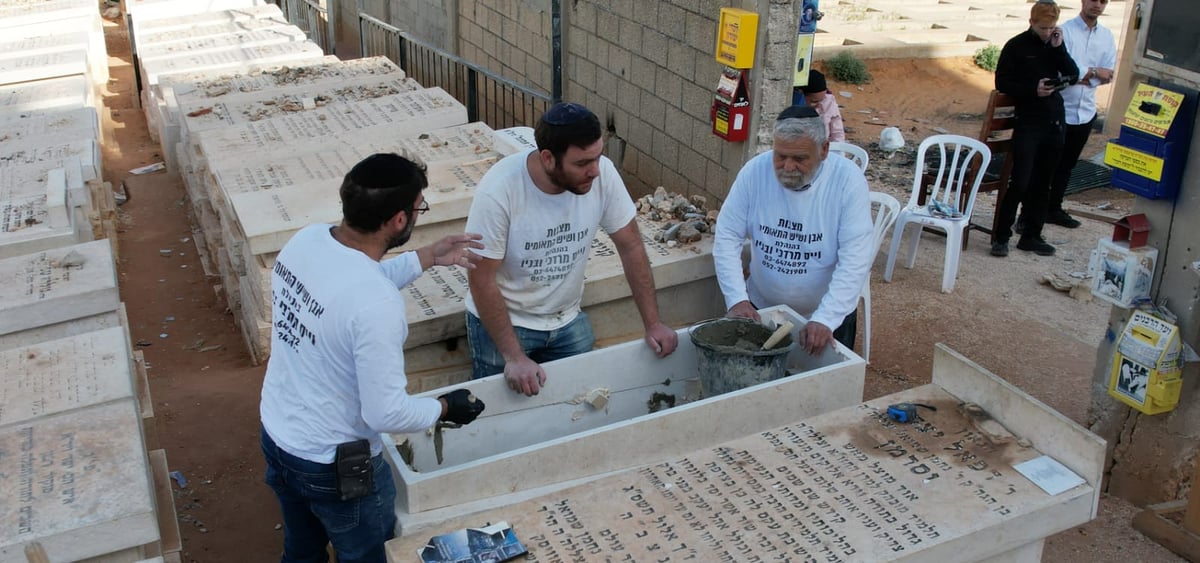 הוקמה המצבה על קברו של מרן רבי חיים קנייבסקי זצ"ל