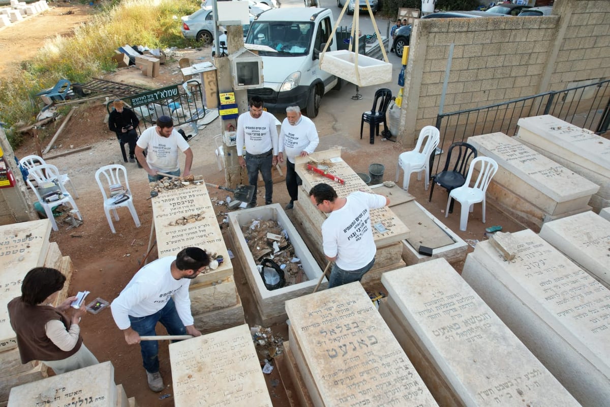 הוקמה המצבה על קברו של מרן רבי חיים קנייבסקי זצ"ל