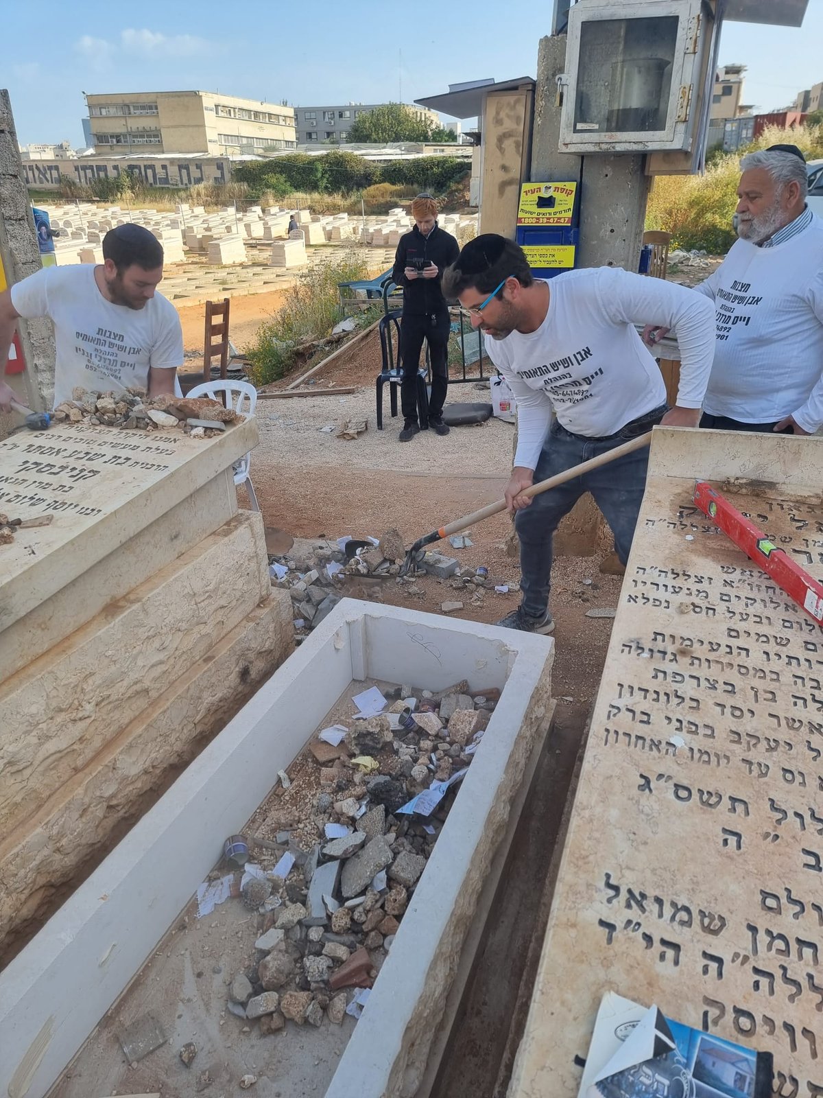 הוקמה המצבה על קברו של מרן רבי חיים קנייבסקי זצ"ל