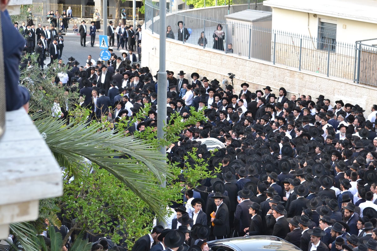 צפו: הלווית ראש הישיבה הגר"א אבא שאול זצ"ל