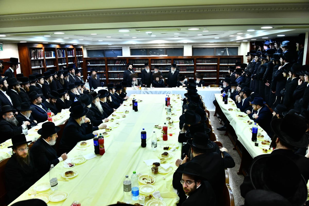 'קרישמע ליינען' וה'וואך נאכט' בסאדיגורה