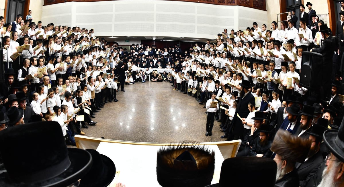 'קרישמע ליינען' וה'וואך נאכט' בסאדיגורה