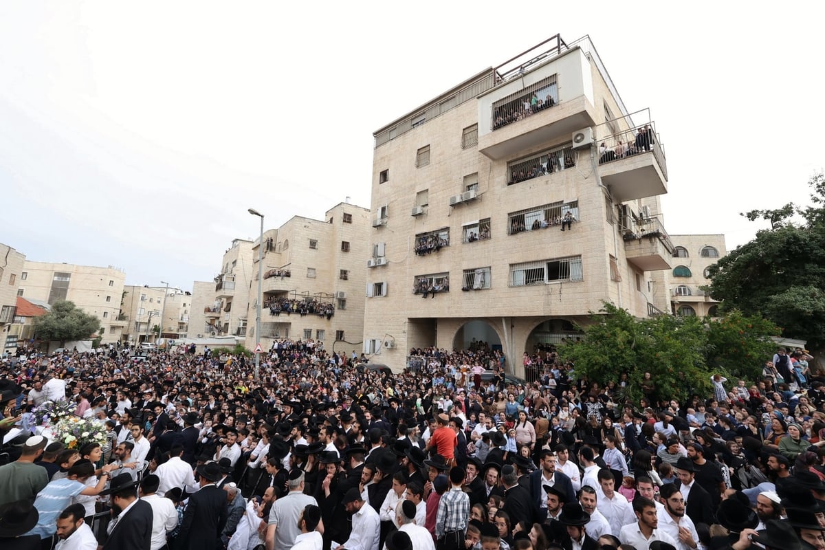 נשיא המועצת  פדה את החמור ברחובה של עיר