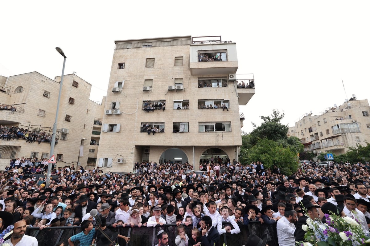 נשיא המועצת  פדה את החמור ברחובה של עיר